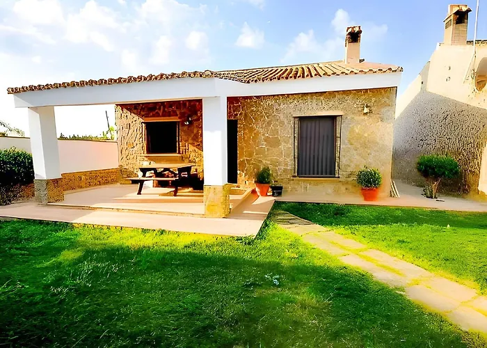 Casa Con Jardin Privado Piscina Compartida Garaje Incluido * Conil De La Frontera