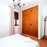 Casa Con Jardin Privado Piscina Compartida Garaje Incluido דירה *