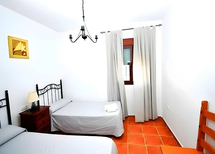 Casa Con Jardin Privado Piscina Compartida Garaje Incluido Apartman *